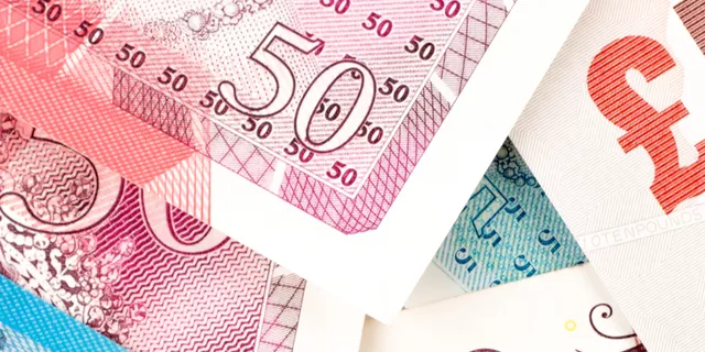 GBP/USD: will pound return to the triangle?